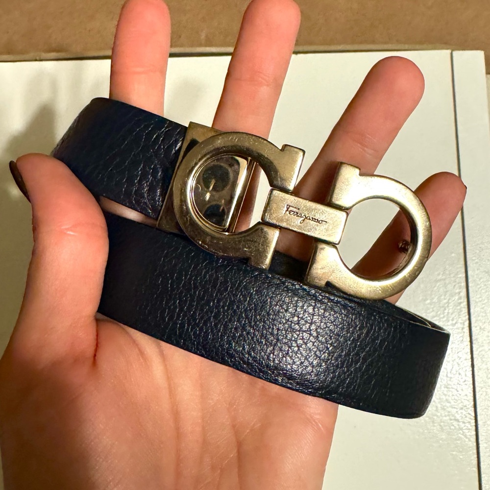 Salvatore Ferragamo Gancini navy leather belt with silver hardware